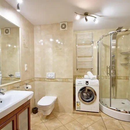 Lägenhet Apartament Starowka Gostom Kołobrzeg